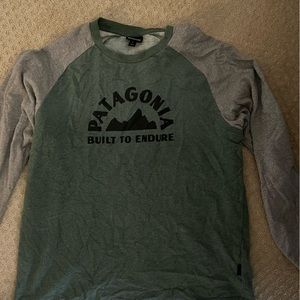 EUC Mens Green and Grey Color Block Pullover Shirt. Large